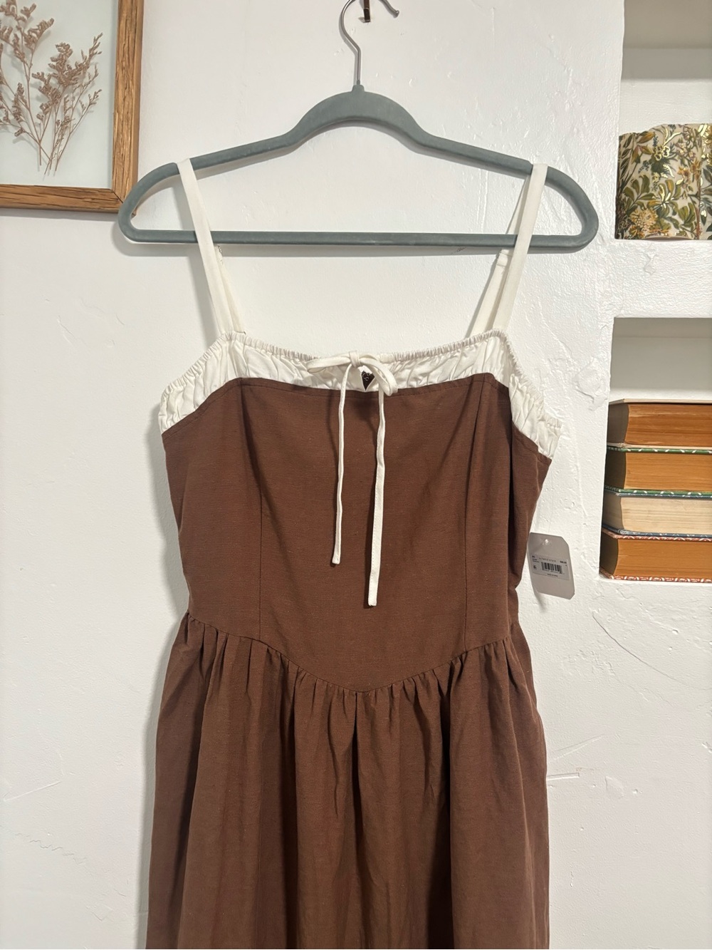 Altar'd State | Brown and White Dress with Bow - Picture 5 of 7